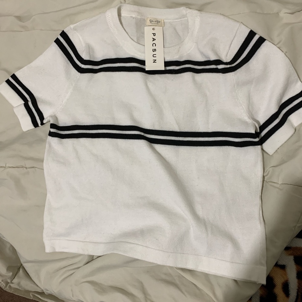 Small Pacsun crop top.